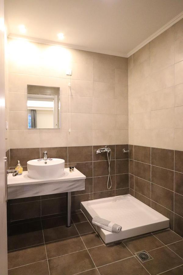 Hotel Banbus Лутра-Едіпсу Екстер'єр фото