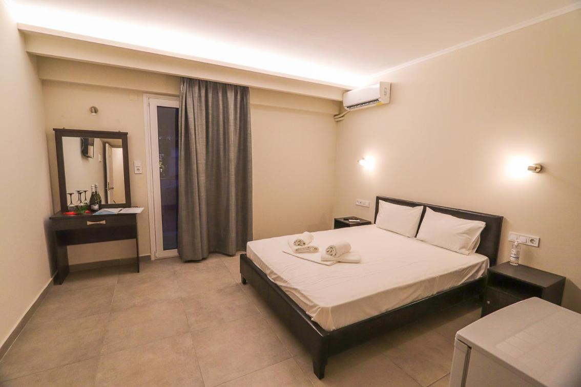 Hotel Banbus Лутра-Едіпсу Екстер'єр фото